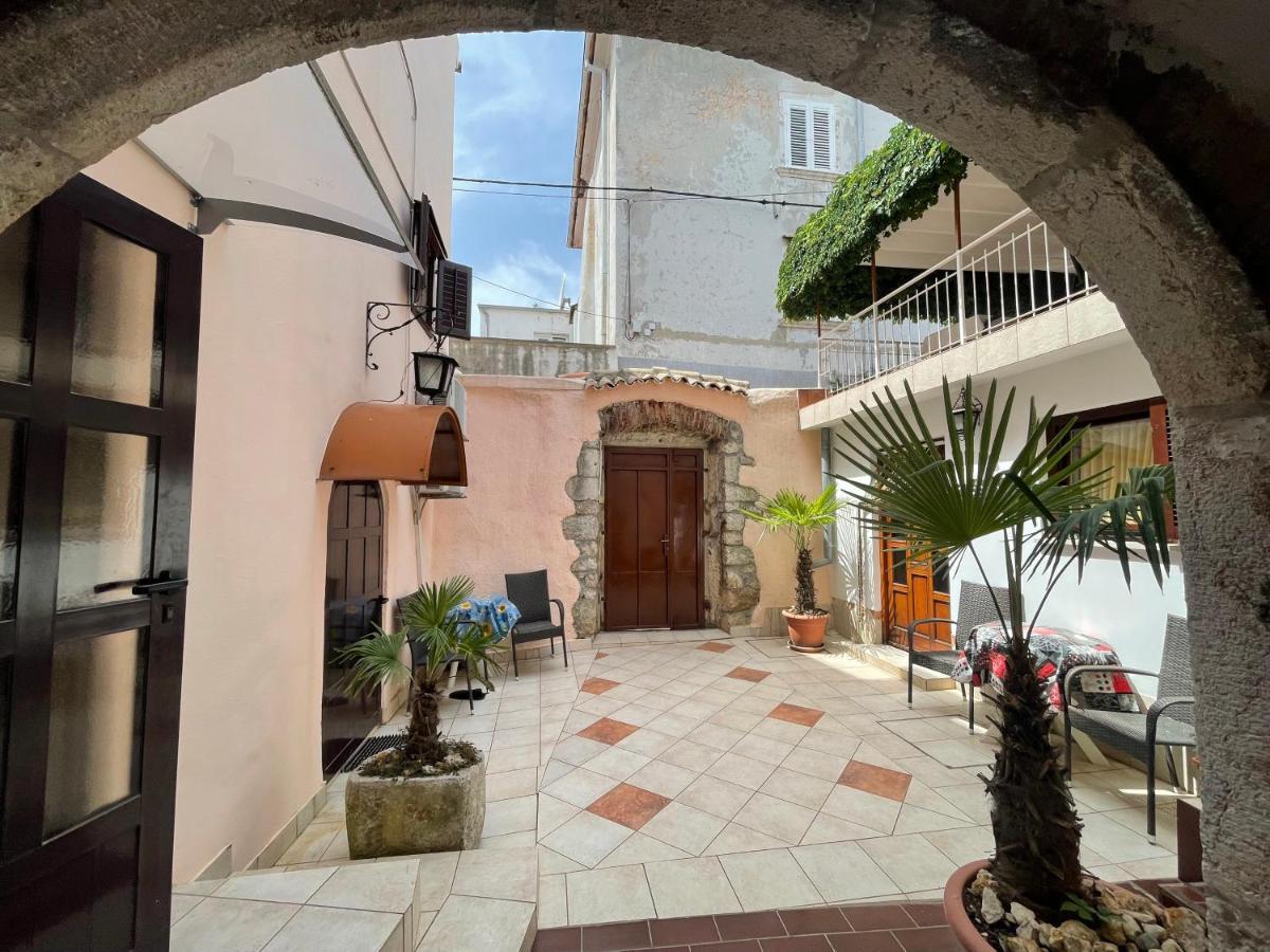 Casa Di Nives Apartment Krk Town Exterior photo